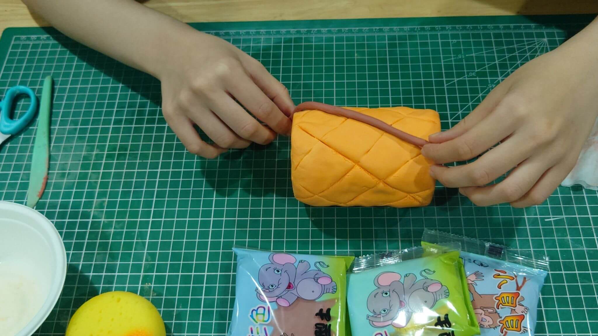 10 steps DIY pineapple pen holder with air hardening clay Ly Hsin