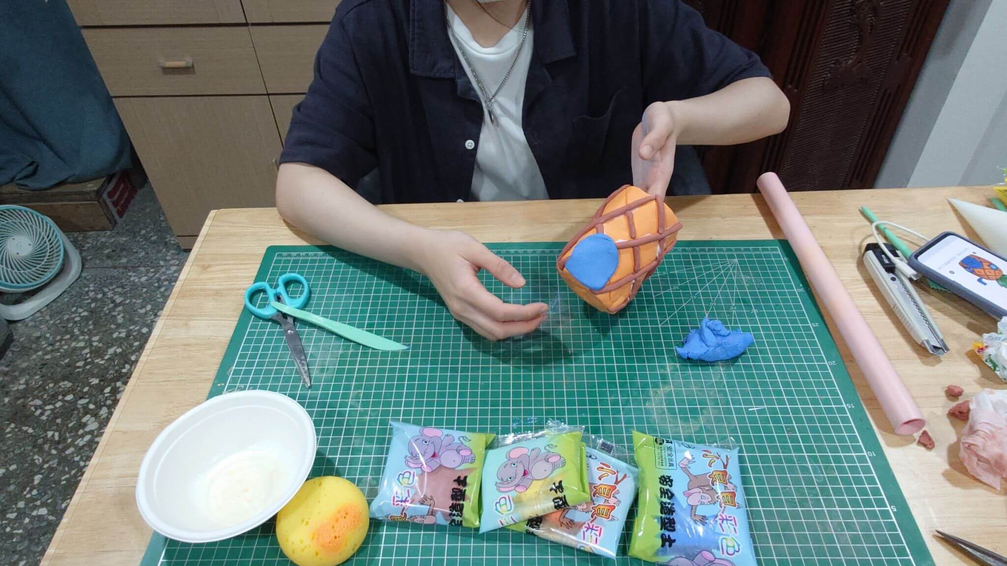 10 steps DIY pineapple pen holder with air hardening clay Ly Hsin