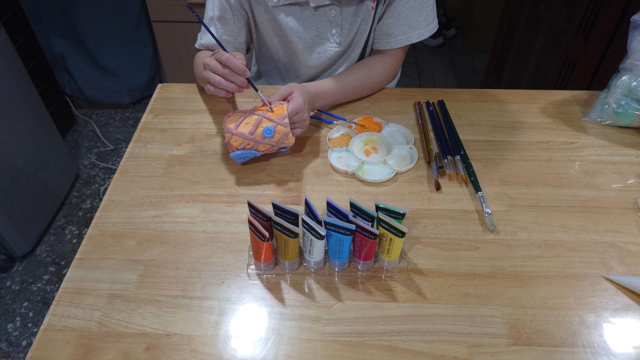 10 steps DIY pineapple pen holder with air hardening clay Ly Hsin